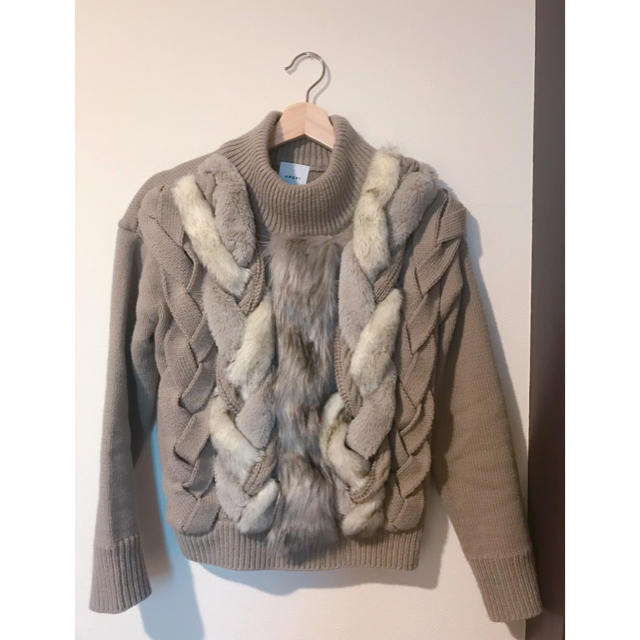 Ameri VINTAGE(アメリヴィンテージ)の完売☆アメリ FUR BRAID CABLE KNIT レディースのトップス(ニット/セーター)の商品写真