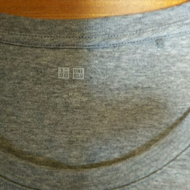 UNIQLO(ユニクロ)のUNIQLO グレーロングTシャツ１回着用のみ※美品 レディースのトップス(Tシャツ(長袖/七分))の商品写真