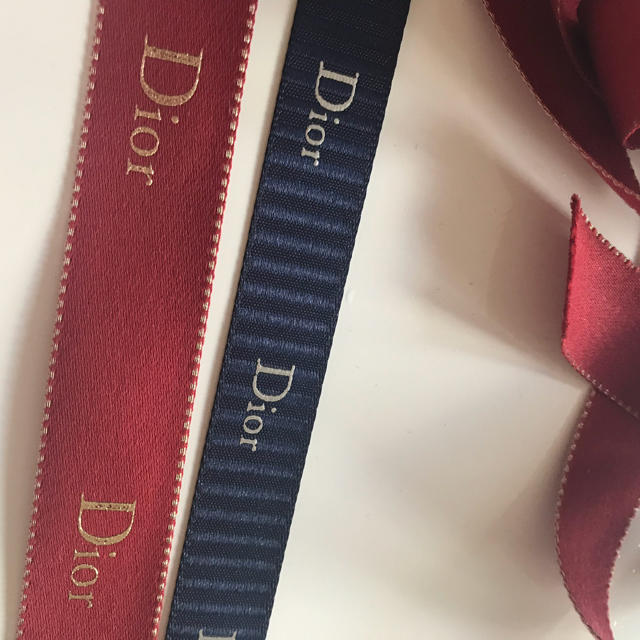 Dior(ディオール)のディオール クリスマス 限定 リボン 2種 正規品 インテリア/住まい/日用品のオフィス用品(ラッピング/包装)の商品写真