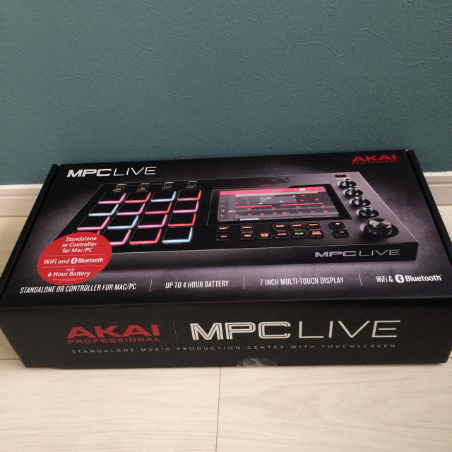 【AKAI】MPC-LIVE. 開封済ほぼ未使用品のサムネイル