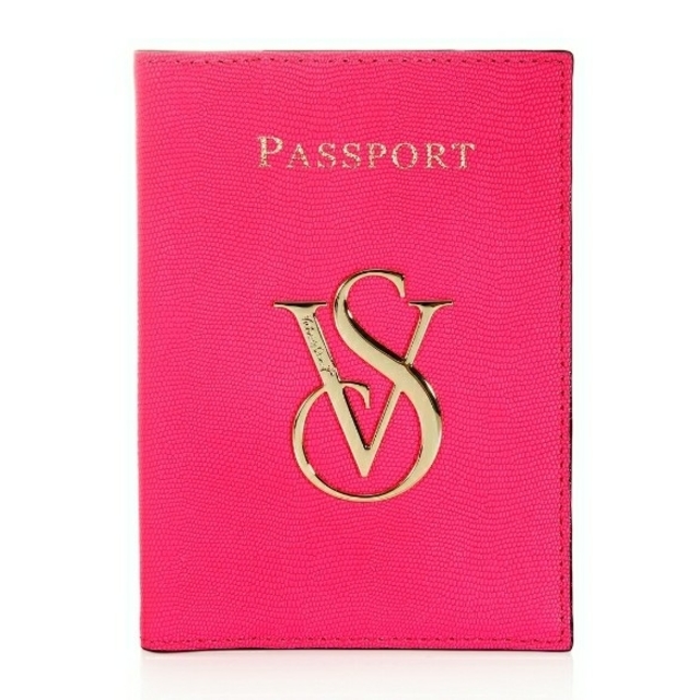 残2 新品・未開封 日本未入荷★ ヴィクトリアズシークレット パスポートケース♡