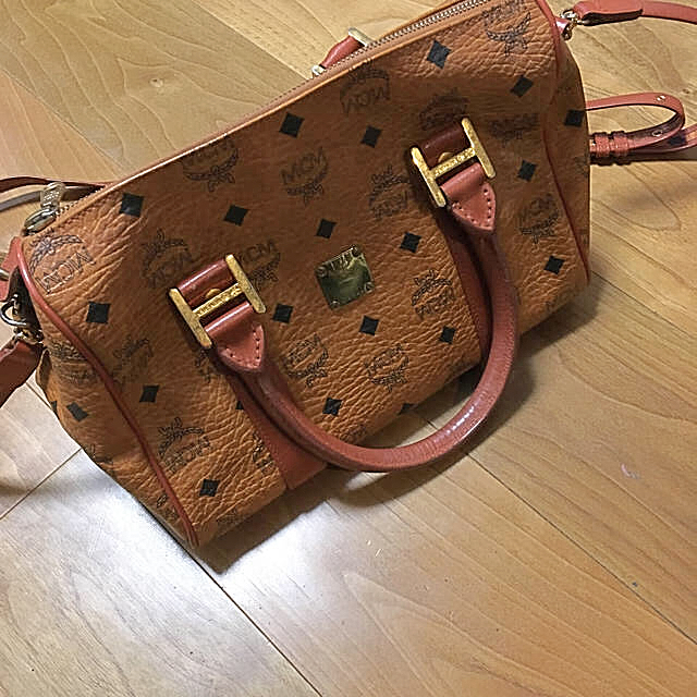 MCM(エムシーエム)のMCM ショルダーバック レディースのバッグ(ショルダーバッグ)の商品写真