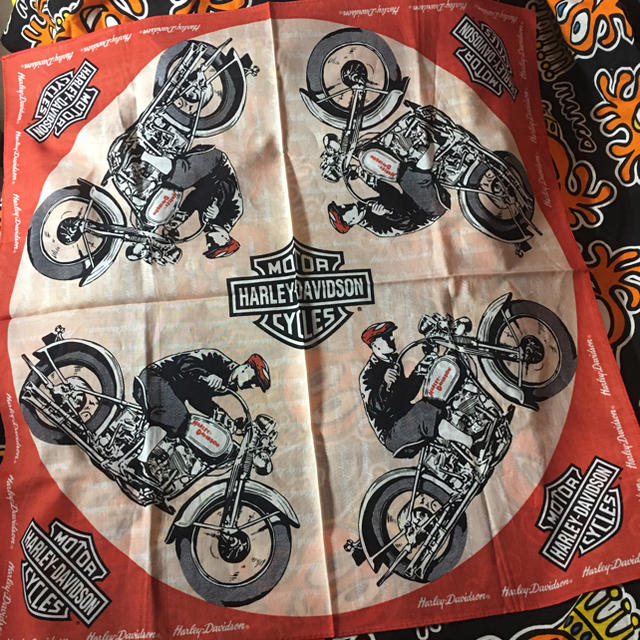 Harley Davidson ハーレーダビッドソン 大判バンダナノベルティ 赤 女性にも セール中の通販 By 通常運転に戻りました ハーレーダビッドソンならラクマ