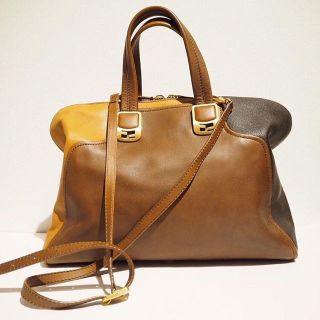 フェンディ(FENDI)のFENDI バッグ(ハンドバッグ)