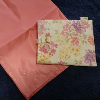 ローラアシュレイ(LAURA ASHLEY)の新品★ローラアシュレイ おむつ替えシート(おむつ替えマット)