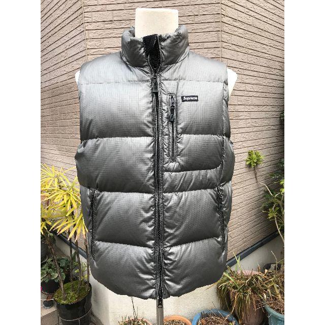 Supreme(シュプリーム)のSuprem Silver Ski Vest ダウンベスト 格安ワケあり メンズのジャケット/アウター(ダウンベスト)の商品写真