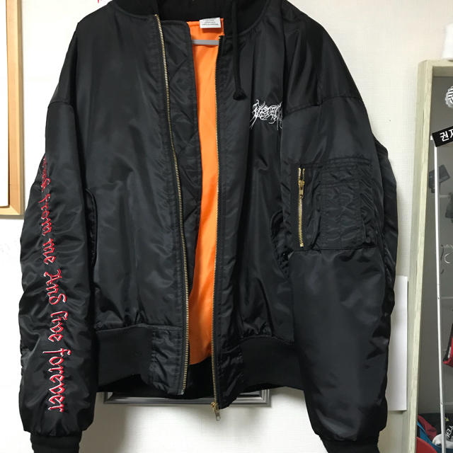 早い者勝ち!!】VETEMENTS ボンバージャケット ma-1 ヴェトモン の