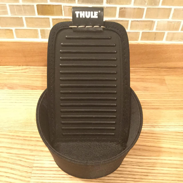 THULE(スーリー)のTHULE スマホスタンド 自動車/バイクの自動車(車内アクセサリ)の商品写真