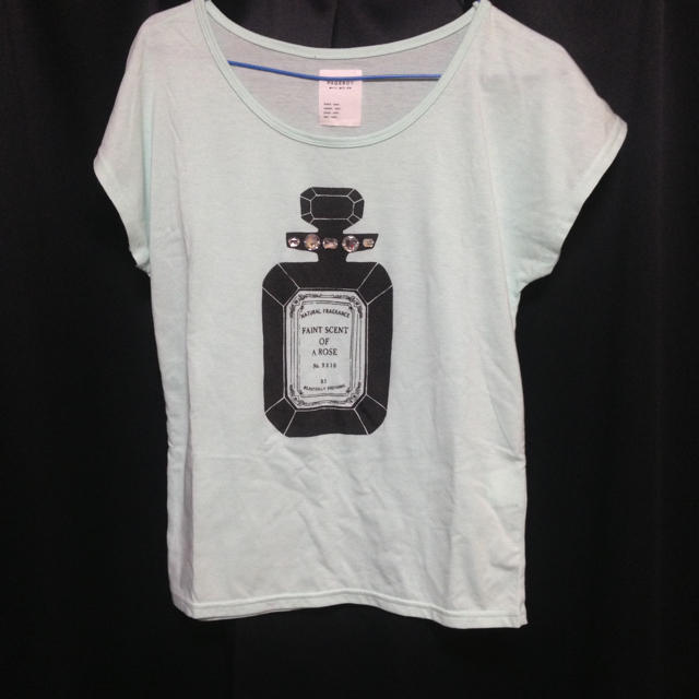 PAGEBOY(ページボーイ)のビジューTシャツ レディースのトップス(Tシャツ(半袖/袖なし))の商品写真