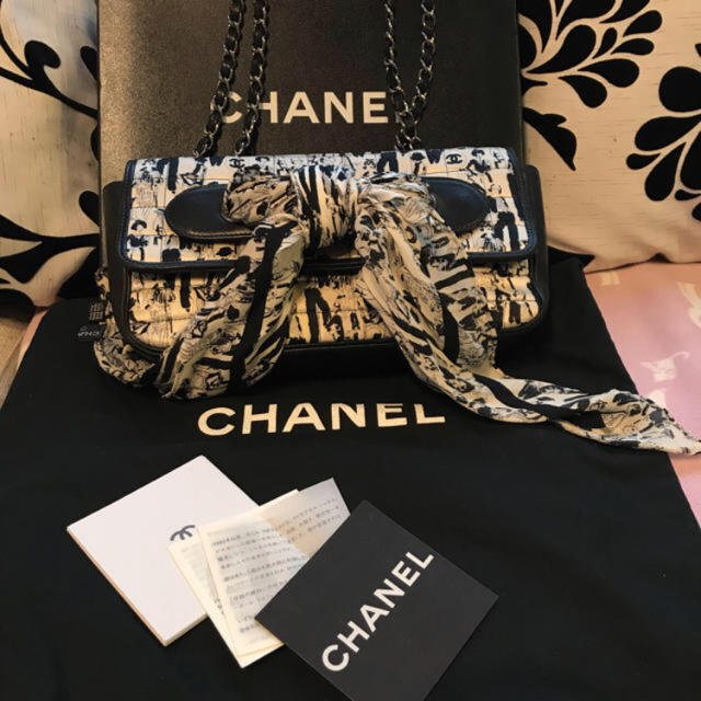 CHANEL(シャネル)のCHANEL スカーフ付き チェーンバック♡ レディースのバッグ(ショルダーバッグ)の商品写真