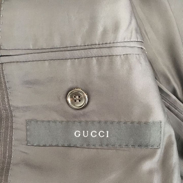 超激得人気 Gucci 上下セット GUCCI 46の通販 by Shounan43's shop｜グッチならラクマ - グッチ メンズ スーツ NEW国産