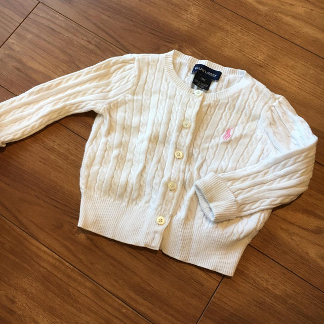 Ralph Lauren(ラルフローレン)のラルフローレンベビーカーディガン白 12M 80 キッズ/ベビー/マタニティのベビー服(~85cm)(カーディガン/ボレロ)の商品写真