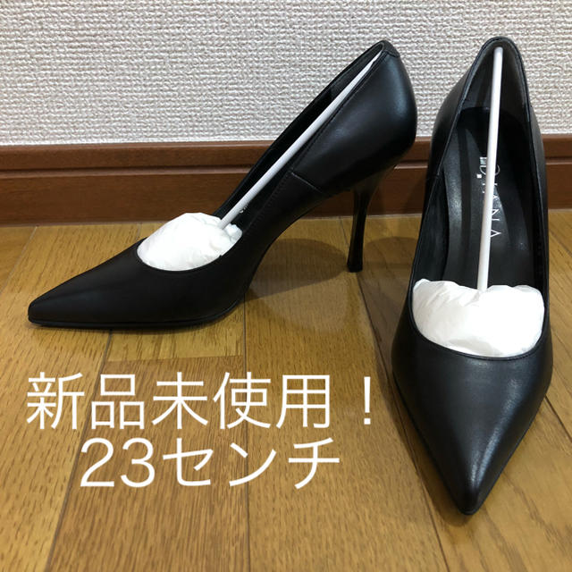 DIANA(ダイアナ)の新品！DAIANA ブラック プレーンパンプス レディースの靴/シューズ(ハイヒール/パンプス)の商品写真