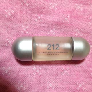 キャロライナヘレナ(CAROLINA HERRERA)の★212 オーデトワレ  30ml(ユニセックス)