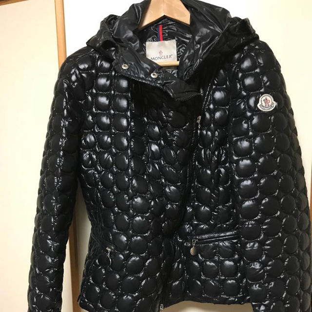 MONCLER(モンクレール)のモンクレール サイズ2 難あり レディースのジャケット/アウター(ダウンジャケット)の商品写真