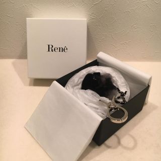 ルネ(René)のRene  ポンポン付きグローブホルダー(チャーム)