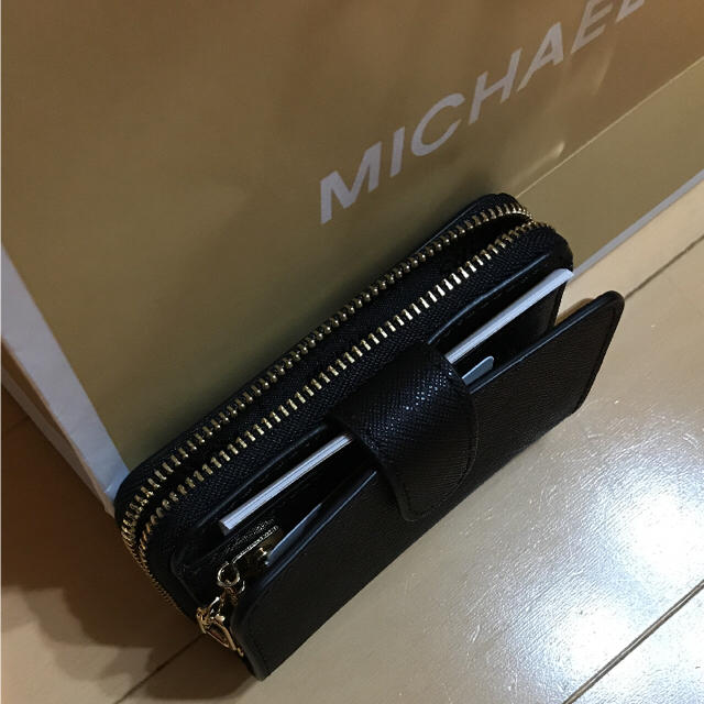 Michael Kors(マイケルコース)の新品★マイケルコース　小銭入れ付き キーケース レザー 黒  レディースのファッション小物(キーケース)の商品写真