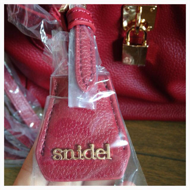 SNIDEL(スナイデル)の♡パッドロックバッグ Red♡ レディースのバッグ(ハンドバッグ)の商品写真