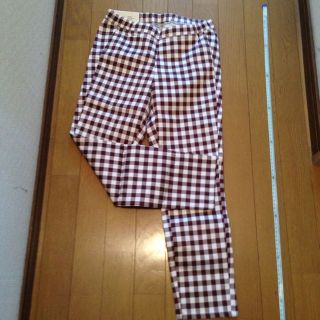 ユニクロ(UNIQLO)の💕お値段値下げ中💕    プリントクロッブドレギンスパンツ(クロップドパンツ)