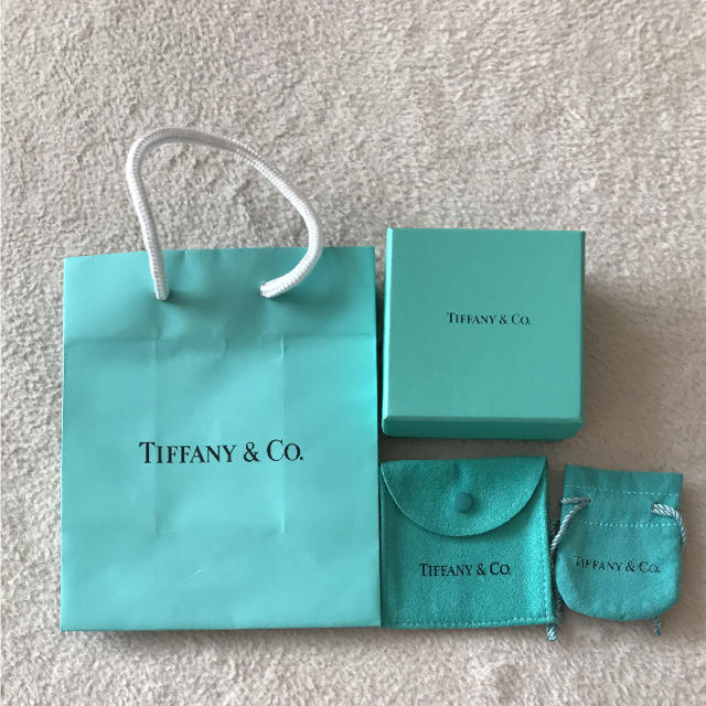 Tiffany & Co.(ティファニー)のティファニー 空き箱 レディースのバッグ(ショップ袋)の商品写真