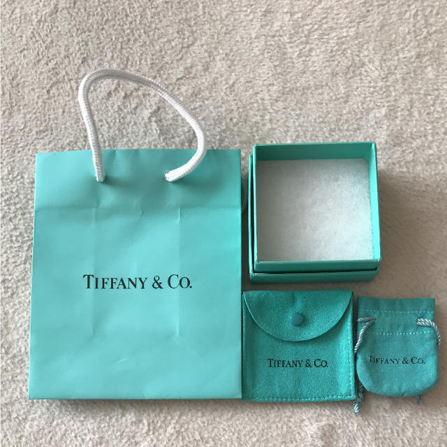 Tiffany & Co.(ティファニー)のティファニー 空き箱 レディースのバッグ(ショップ袋)の商品写真