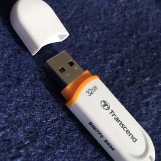 トランセンド(Transcend)のTranscend / 32GB(PC周辺機器)