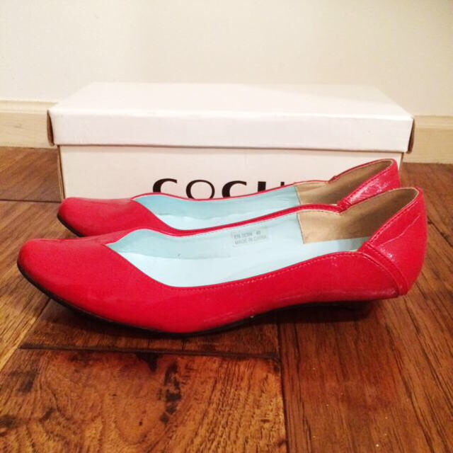 COCUE(コキュ)のCOCUE 真っ赤なパンプス♪ レディースの靴/シューズ(ハイヒール/パンプス)の商品写真
