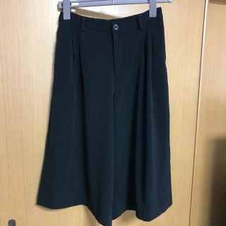 ユニクロ(UNIQLO)のユニクロ ガウチョ 黒 S(カジュアルパンツ)