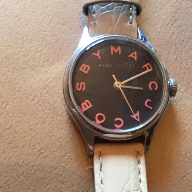 MARC BY MARC JACOBS(マークバイマークジェイコブス)のマークジェイコブス 時計 レディースのファッション小物(腕時計)の商品写真