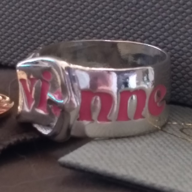 Vivienne Westwood(ヴィヴィアンウエストウッド)の新品未使用❗ベルトリング　ピンク　13号 レディースのアクセサリー(リング(指輪))の商品写真