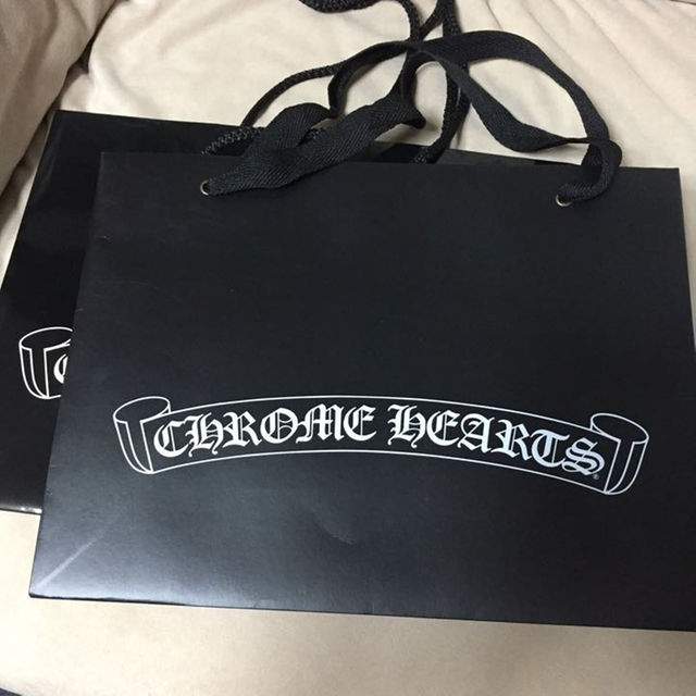 Chrome Hearts(クロムハーツ)のラッキー様専用 値下げ クロムハーツ 紙袋 2点 メンズのファッション小物(その他)の商品写真