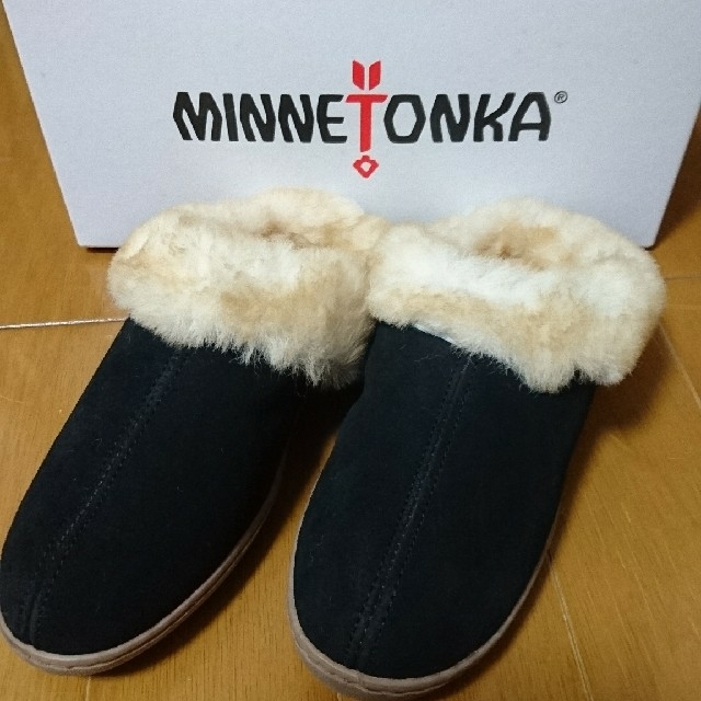 Minnetonka(ミネトンカ)の最終値下げ！ミネトンカ シープスキンミュール 未使用 23cm レディースの靴/シューズ(スリッポン/モカシン)の商品写真