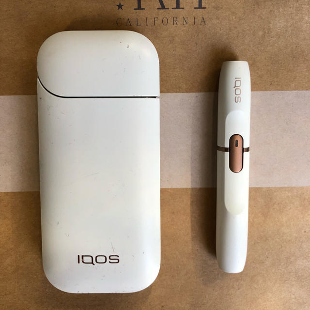 IQOS - 中古 IQOS アイコス 白 約半年程使用の通販 by すずゆ IQOS - 中古 IQOS アイコス 白 約半年程使用の通販 by すずゆ