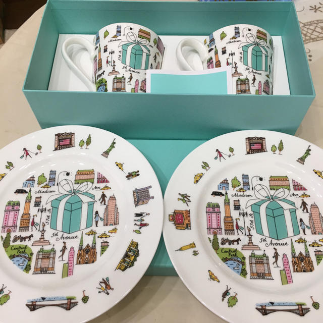 Tiffany & Co. - ティファニーペアマグカップ&ペアケーキ皿新品❣️の ...