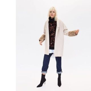 ザラ(ZARA)の【新品タグ付き・今季完売品】ZARAフェイクファーカフス付きコート(ロングコート)