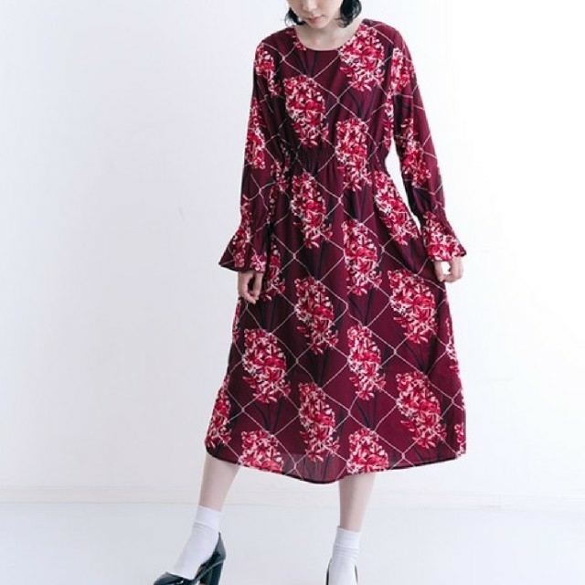 merlot(メルロー)の[新品]メルロー♡ワイン色フラワー総柄ワンピース レディースのワンピース(ロングワンピース/マキシワンピース)の商品写真