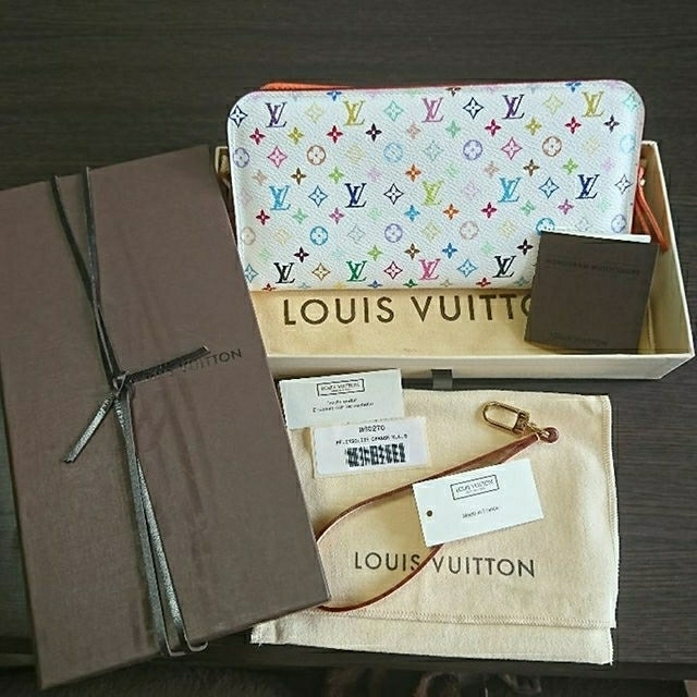 LOUIS VUITTON(ルイヴィトン)のルイヴィトン長財布白 レディースのファッション小物(財布)の商品写真