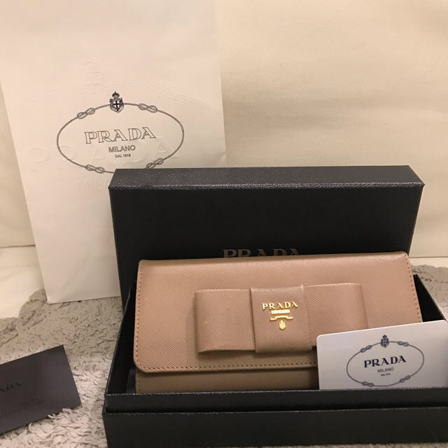 PRADA(プラダ)のPRADA 財布 サフィアーノ  レディースのファッション小物(財布)の商品写真