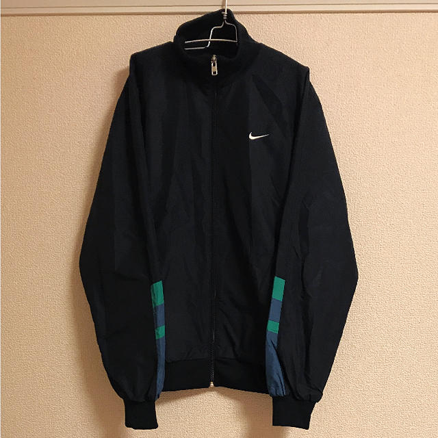 NIKE - NIKE ナイキ ナイロンジャケット 黒 スウォッシュ ワン NIKE - NIKE ナイキ ナイロンジャケット 黒 スウォッシュ ワン