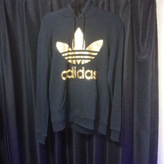 アディダス(adidas)のadidasパーカー(パーカー)