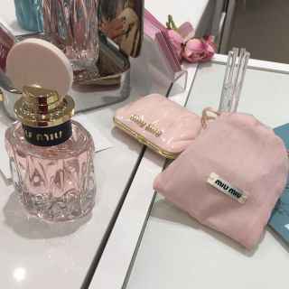 ミュウミュウ(miumiu)のラスト1点♡♡♡miumiu ミラー +香水 セット♡(ミラー)