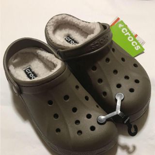 クロックス(crocs)の新品クロックス ボア ⭐︎ サンダル W10 カーキー winter(サンダル)