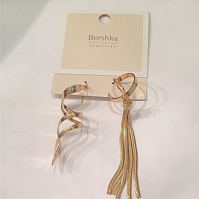 Bershka(ベルシュカ)の大ぶりピアス イヤリング ベルシュカ   ZARA ハンドメイドのアクセサリー(ピアス)の商品写真