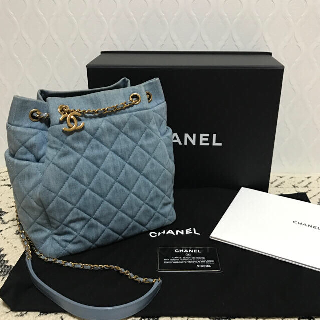 CHANEL デニム マトラッセ 巾着 チェーン バッグのサムネイル