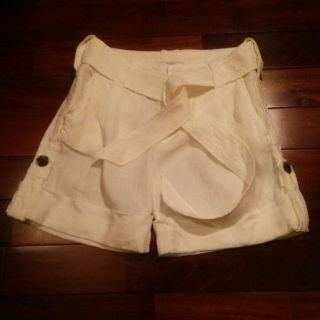 ザラ(ZARA)のMariさまのZARA麻100%パンツ 未使用(ハーフパンツ)