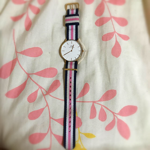 Daniel Wellington(ダニエルウェリントン)のDaniel Wellington 32mm  レディースのファッション小物(腕時計)の商品写真