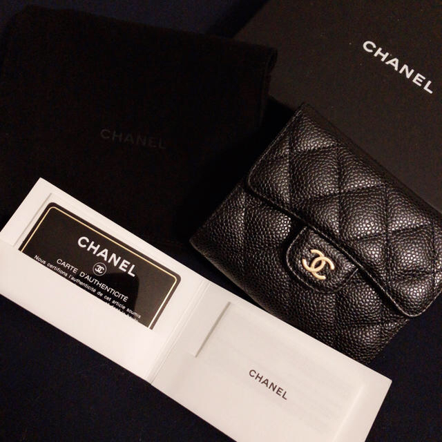 CHANEL(シャネル)のCHANEL 免税店購入 正規品 二つ折り 財布 メンズのファッション小物(折り財布)の商品写真