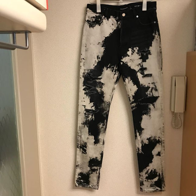 Saint Laurent(サンローラン)のSaint Laurent サンローラン Black punk denim 31 メンズのパンツ(デニム/ジーンズ)の商品写真