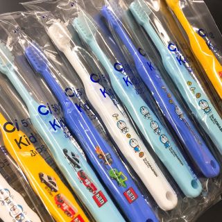 《特価》トミカ、ドラえもん9本☆歯科医院専売子供用歯ブラシ(歯ブラシ/歯みがき用品)