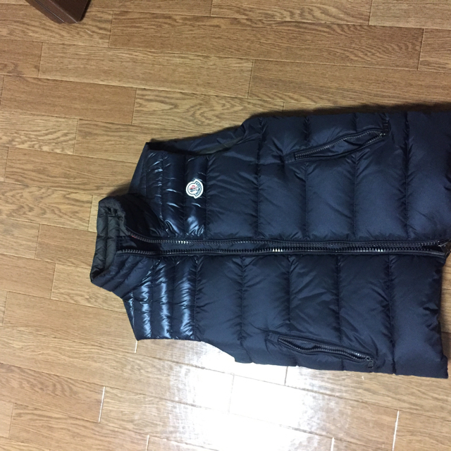 MONCLER(モンクレール)のモンクレール ダウンベスト メンズのジャケット/アウター(ダウンベスト)の商品写真